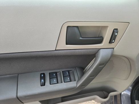 Used 2011 Ford Focus SE image 15