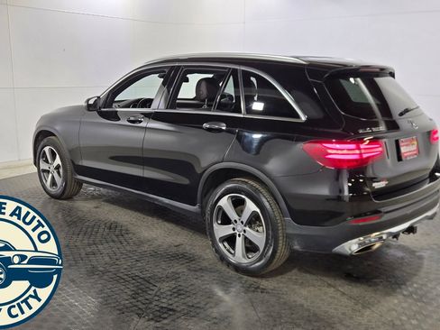 Used 2016 Mercedes-Benz GLC 300 4MATIC w/ Multimedia Package image 5