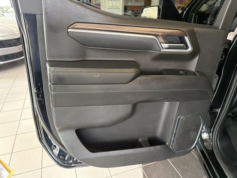 Used 2025 Chevrolet Silverado 1500 LT RWD image 17