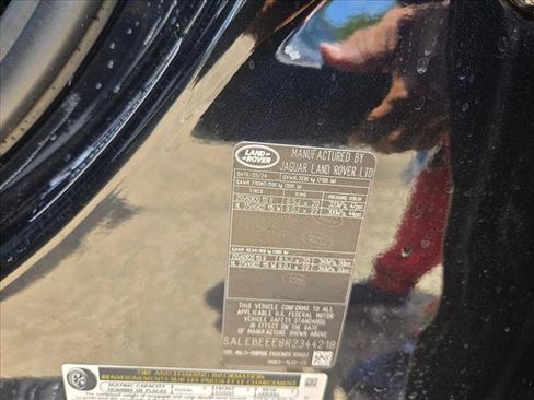 Used 2024 Land Rover Defender 110 V8 AWD/4WD image 21