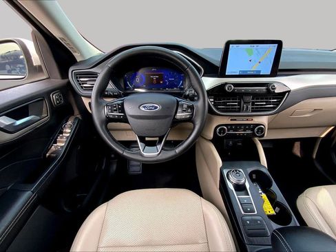 Used 2022 Ford Escape SEL w/ Technology Package FWD image 6