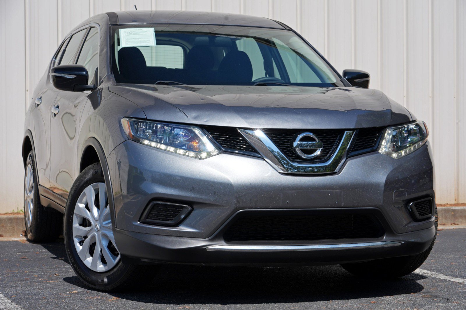 Used 2015 Nissan Rogue S AWD/4WD image 2