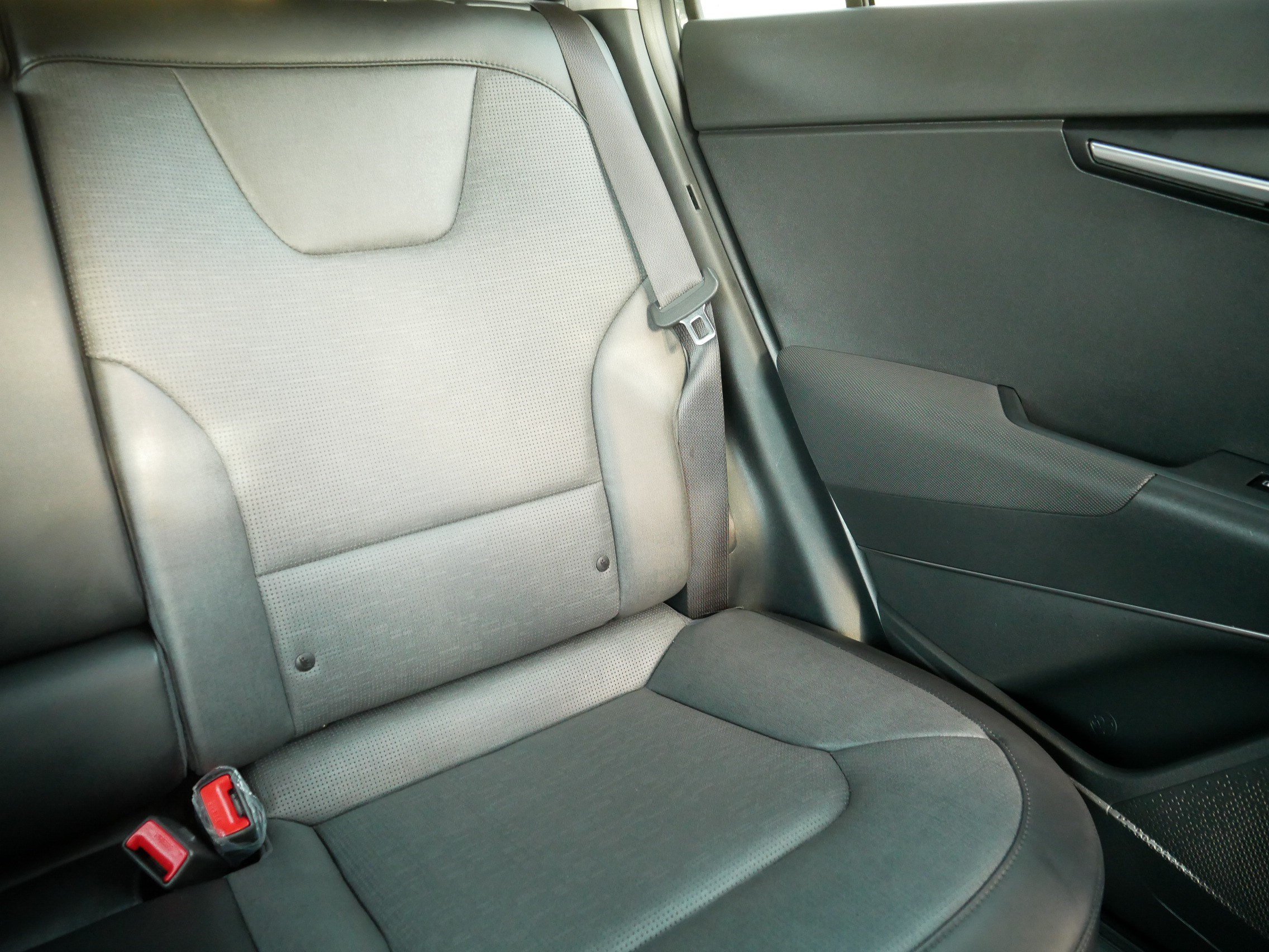 Certified 2025 Kia Niro SX Touring FWD image 14