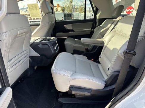 Certified 2025 Ford Expedition Active image 16