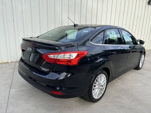 Used 2013 Ford Focus Titanium FWD image 3
