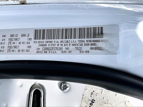 Used 2015 RAM 1500 Classic SLT RWD image 17