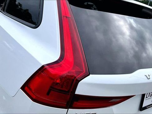 Used 2017 Volvo V90 T6 Cross Country AWD/4WD image 33