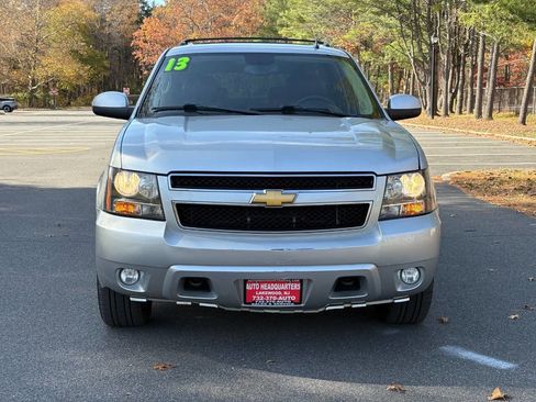 Used 2013 Chevrolet Suburban LT image 2