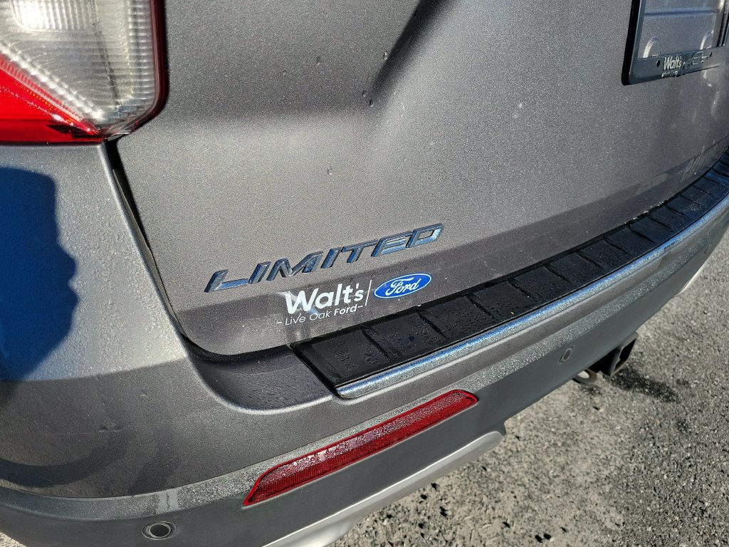 Used 2021 Ford Explorer Limited w/ Equipment Group 301A AWD/4WD image 9