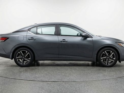Used 2025 Nissan Sentra SV FWD image 11