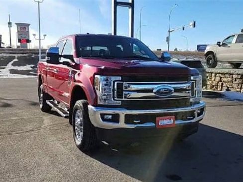 Used 2019 Ford F250 XLT w/ XLT Premium Package image 3