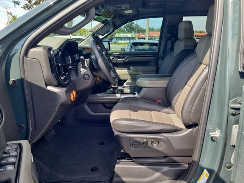 Used 2025 Chevrolet Silverado 1500 ZR2 w/ Technology Package AWD/4WD image 23