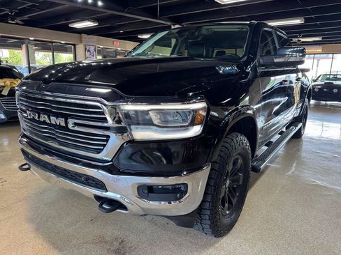 Used 2022 RAM 1500 Laramie AWD/4WD image 3