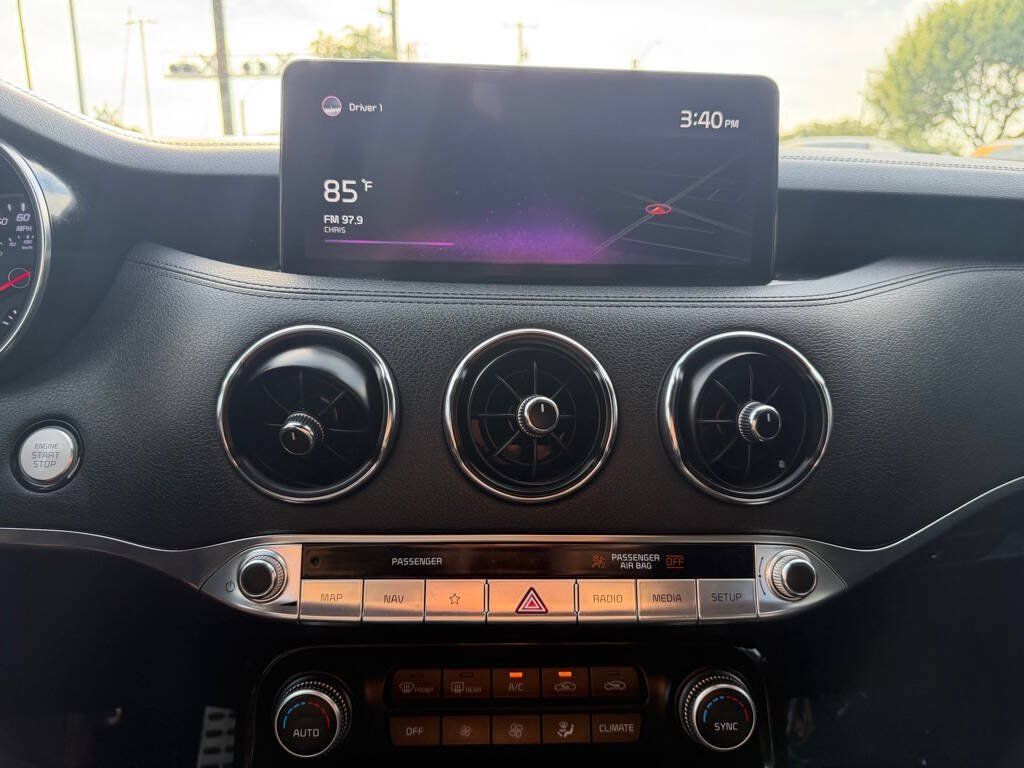 Used 2022 Kia Stinger GT-Line w/ Sun & Sound Package RWD image 17
