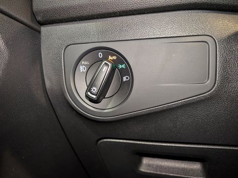 Used 2019 Volkswagen Tiguan SEL image 44