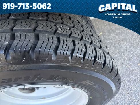 Used 2015 Ford E-350 and Econoline 350 Super Duty image 14