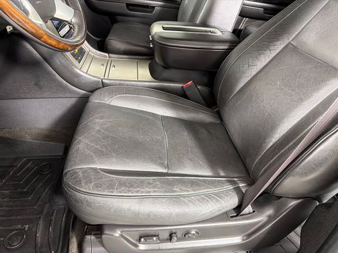 Used 2012 Cadillac Escalade Platinum AWD/4WD image 11