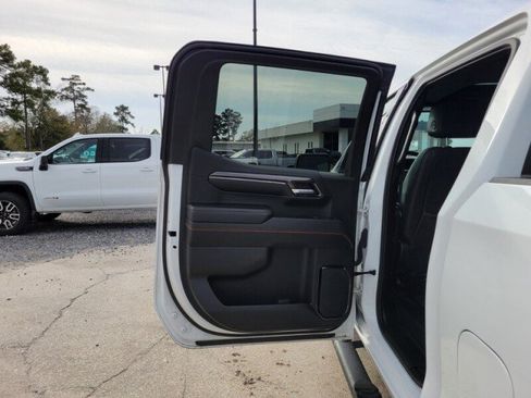 Used 2024 GMC Sierra 1500 AT4 w/ Technology Package AWD/4WD image 25
