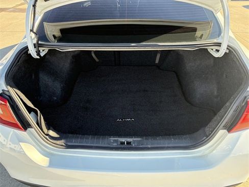 Used 2018 Nissan Altima 2.5 SV image 13