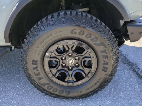 Used 2024 Ford Bronco Wildtrak image 11
