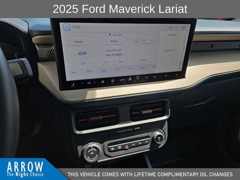 Used 2025 Ford Maverick Lariat w/ 4K Tow Package AWD/4WD image 25
