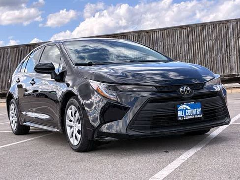 Used 2023 Toyota Corolla LE FWD image 10
