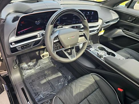 New 2026 Cadillac Lyriq V AWD/4WD image 20