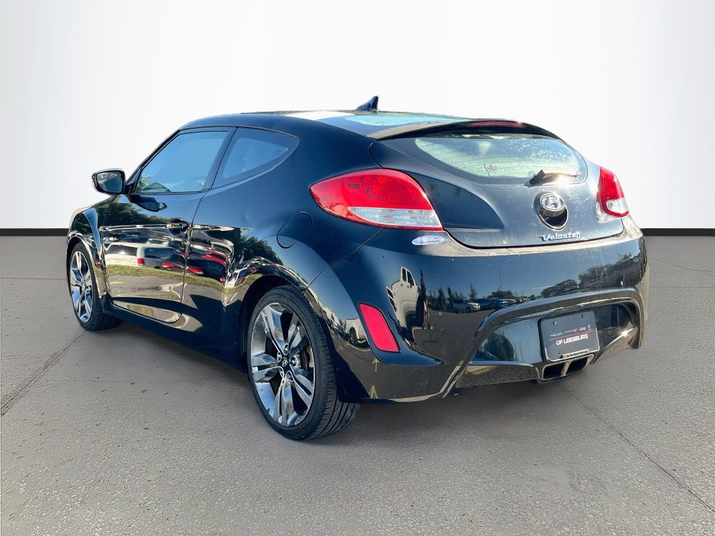 Used 2015 Hyundai Veloster w/ Option Group 03 FWD image 5