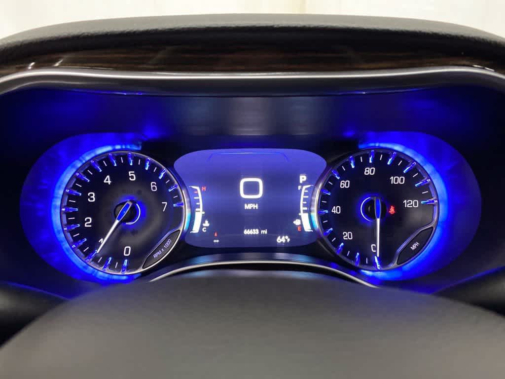 Used 2023 Chrysler Pacifica Limited FWD image 26