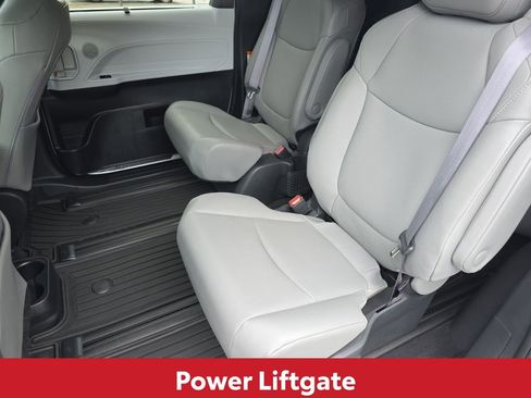 Used 2025 Toyota Sienna XLE w/ XLE Plus Package AWD/4WD image 19