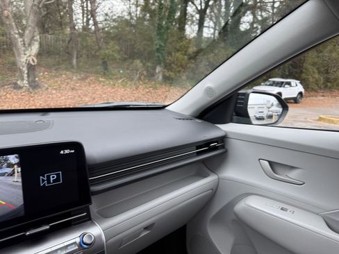 Used 2025 Hyundai Kona SEL image 35