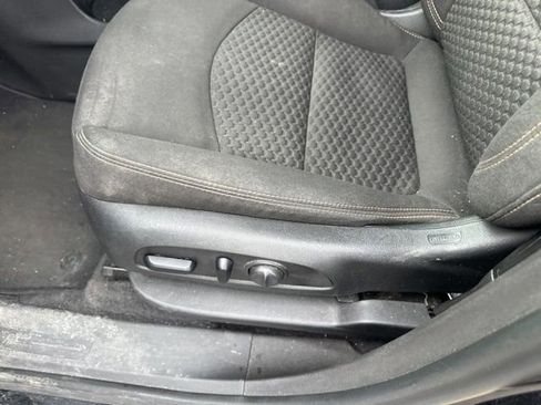 Used 2020 GMC Terrain SLE w/ Driver Convenience Package image 23