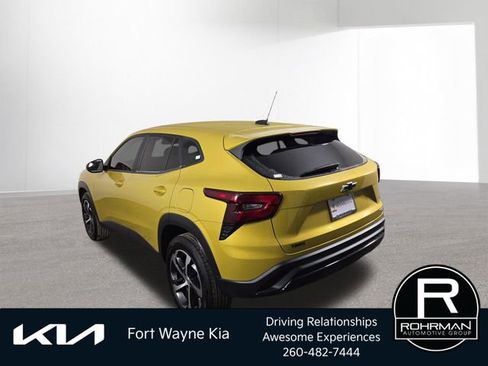 Used 2024 Chevrolet Trax RS FWD image 10