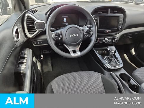 Used 2025 Kia Soul LX w/ LX Technology Package FWD image 7