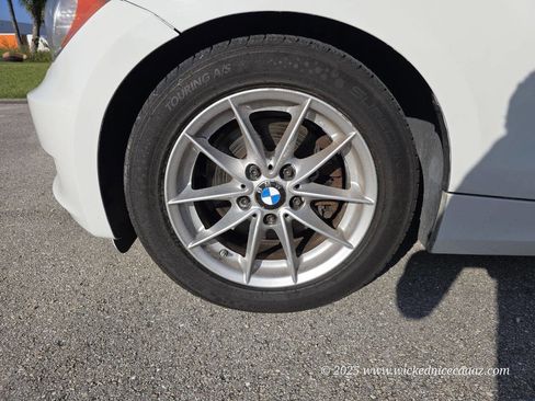 Used 2010 BMW 128i Convertible image 37