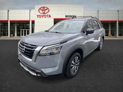 Used 2024 Nissan Pathfinder SL