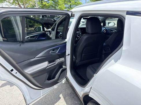 Used 2025 Chevrolet Equinox EV LT w/ Convenience Package FWD image 13