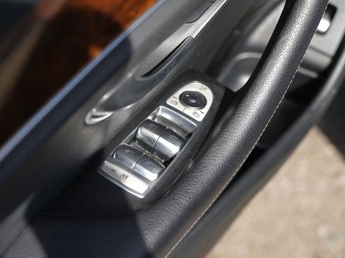 Used 2020 Mercedes-Benz E 350 4MATIC Sedan image 25