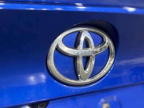 Used 2018 Toyota C-HR XLE image 34