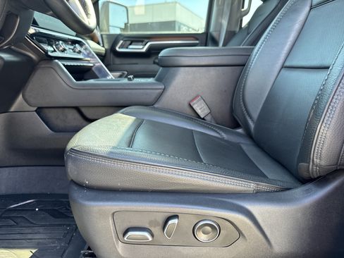 Used 2025 GMC Sierra 2500 Denali AWD/4WD image 7