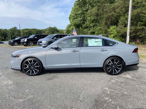 New 2026 Honda Accord Touring image 2