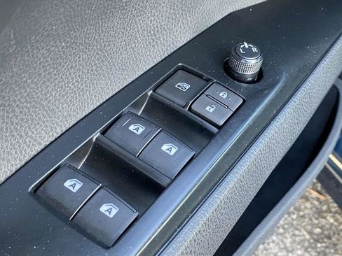 Used 2019 Toyota Camry SE image 19