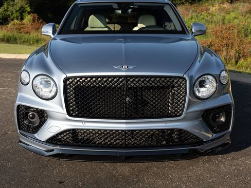 Used 2023 Bentley Bentayga AWD/4WD image 17