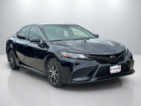 Certified 2024 Toyota Camry SE FWD image 3