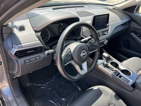 Used 2025 Nissan Altima 2.5 SR AWD/4WD image 22