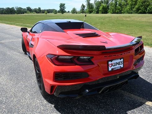 Used 2026 Chevrolet Corvette Z06 w/ Stealth Interior Trim Package RWD image 13