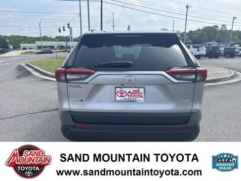 Used 2019 Toyota RAV4 XLE Premium FWD image 4