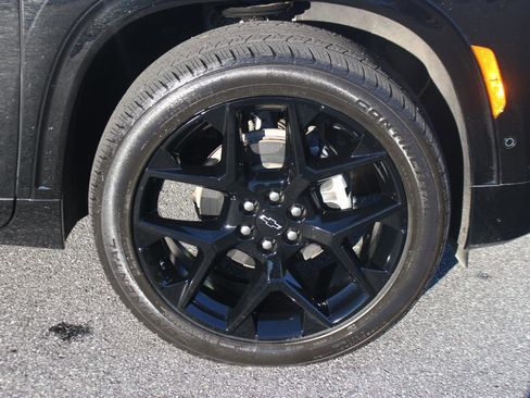 Used 2024 Chevrolet Traverse RS w/ LPO, Floor Liner Package image 38