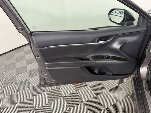 Used 2023 Toyota Camry SE image 13