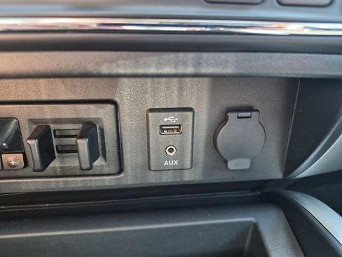 Used 2017 Nissan Titan PRO-4X AWD/4WD image 20
